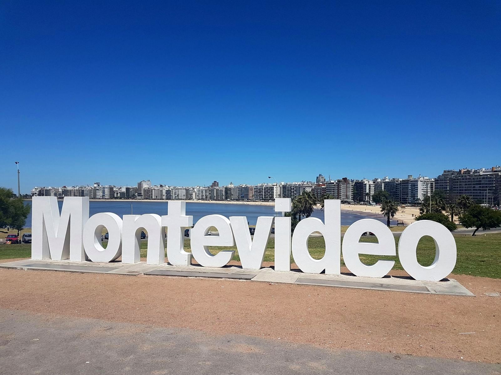 Uruguay 2 Destinos: Montevideo y Punta del Este